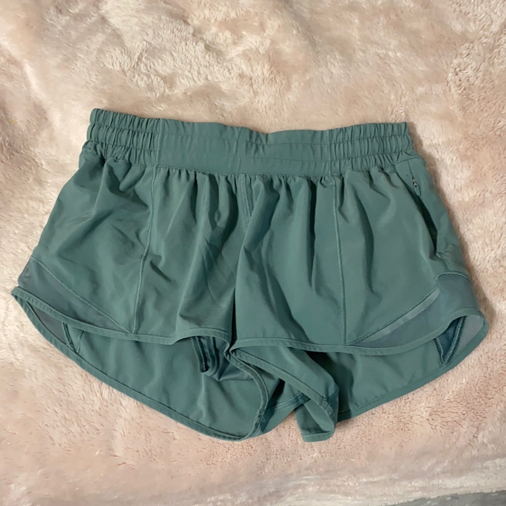 light green lululemon shorts 2.5